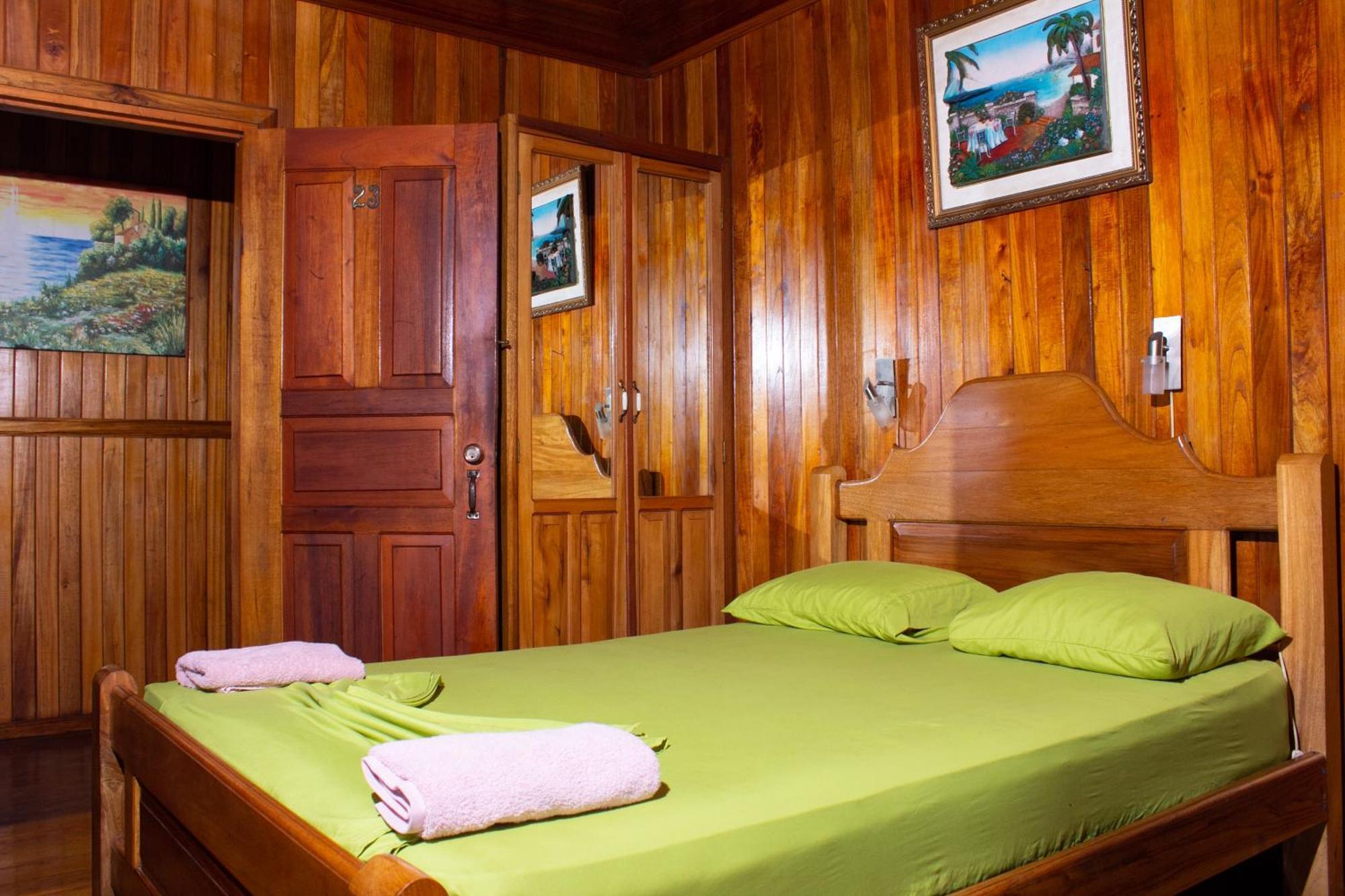 Bastimentos Hill Guest House Bocas del Toro Habitación foto