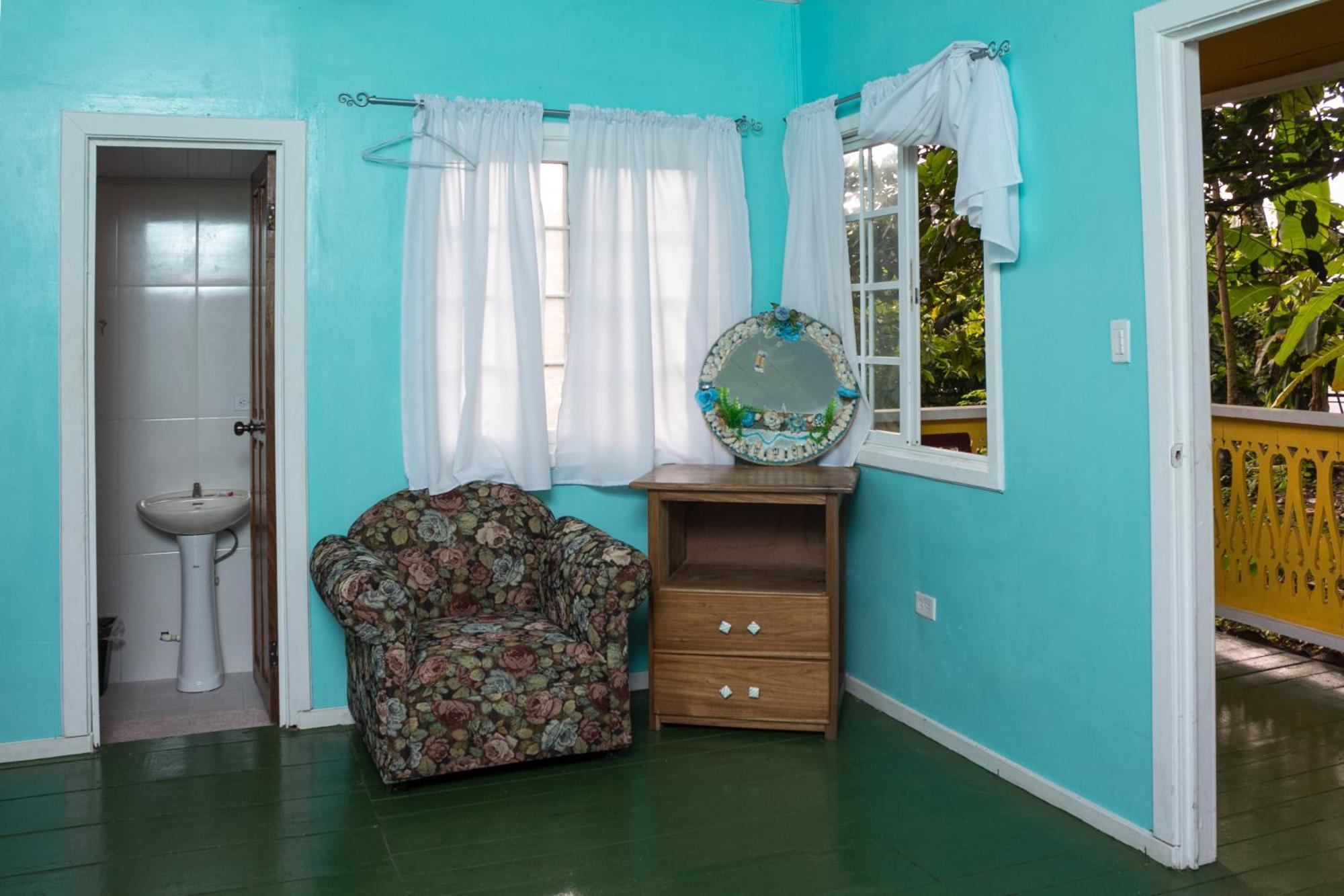 Bastimentos Hill Guest House Bocas del Toro Habitación foto